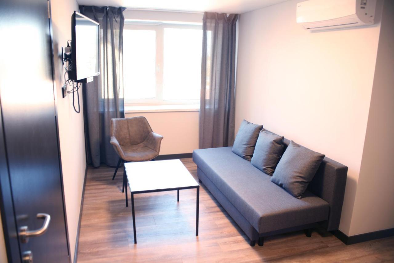 Baltas Gandras Hotel Naisiai Bagian luar foto